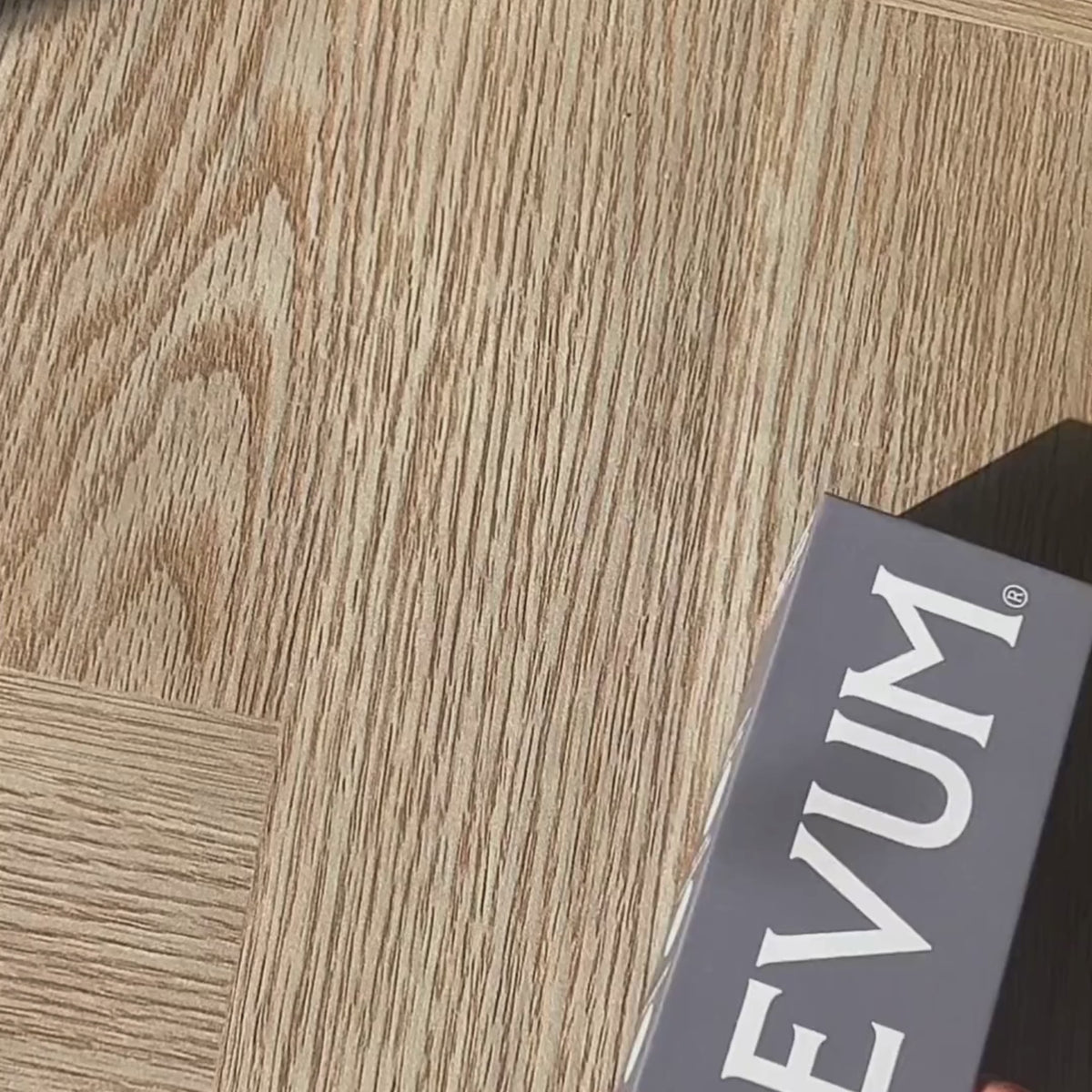 Video thumbnail — unboxing AEVUM travel pill case